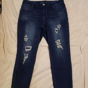 Womans Ripped Skinny Jeans